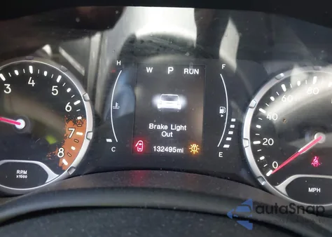 2017 Jeep Renegade Sport Fwd из США, поврежденный, VIN ZACCJAAB6HPE79157